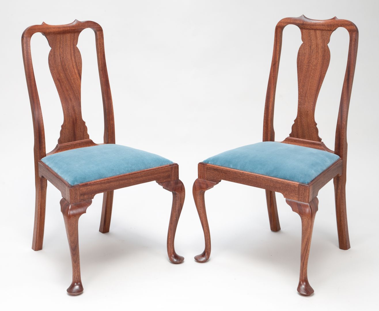 Side chairs by Mike Turner CF ’20 and Jonathan Ota CF ’19
