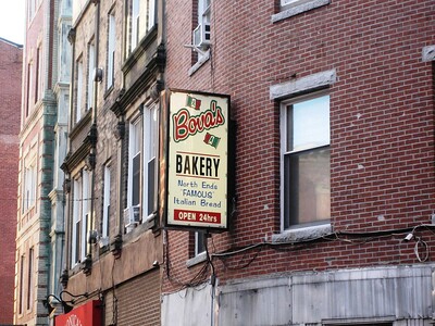 Bova's Bakery