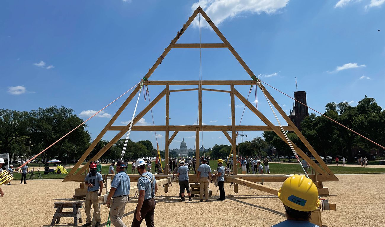 Raising the truss on the National Mall