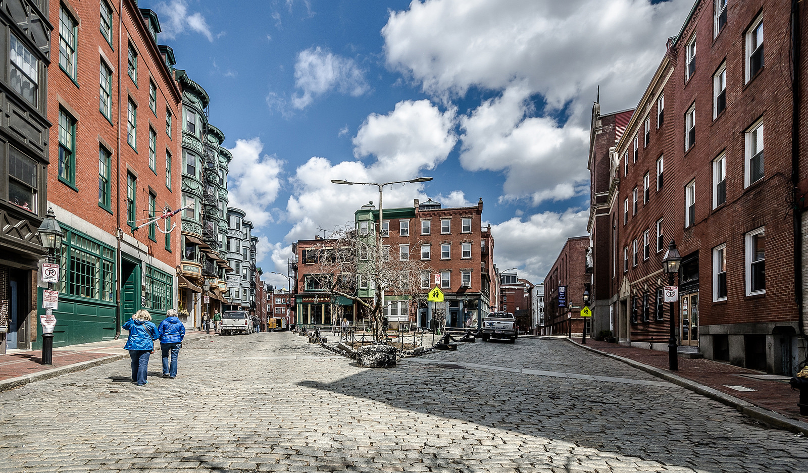 Cobblestone streets of the North End by Maciek Lulko / Flickr