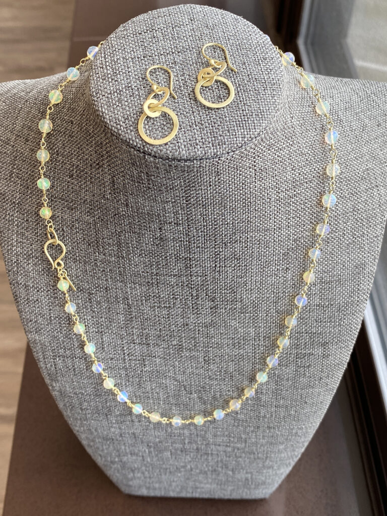 Jewelry by Mindy Fox JM ’92